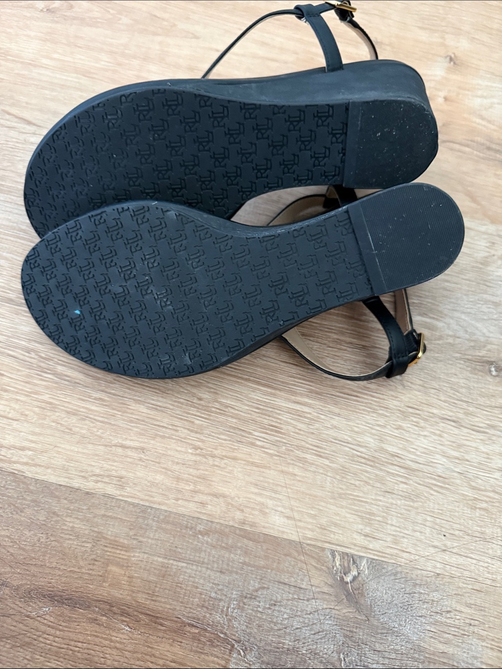 Ralph Lauren Black Wedge Thong Sandals with Gold RL Emblem - Picture 5 of 6